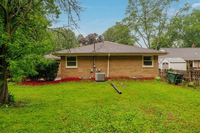 4212 N 95th STREET, Wauwatosa, WI 53222