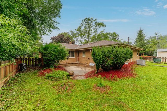 4212 N 95th STREET, Wauwatosa, WI 53222