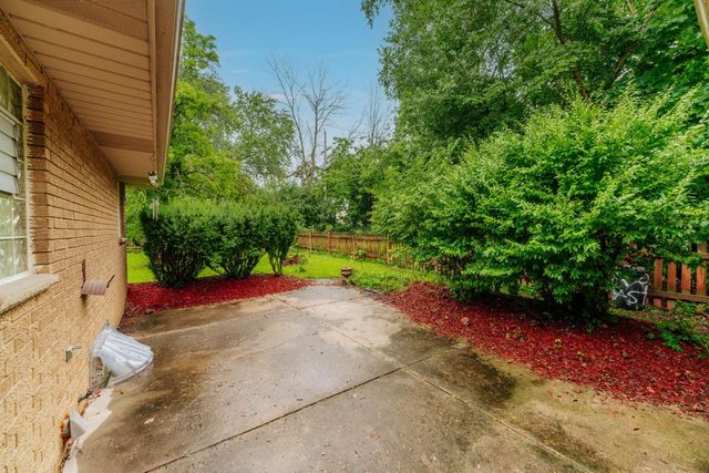 4212 N 95th STREET, Wauwatosa, WI 53222