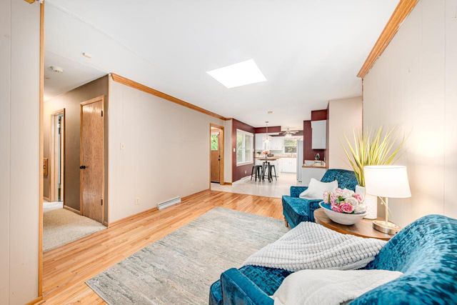 4212 N 95th STREET, Wauwatosa, WI 53222