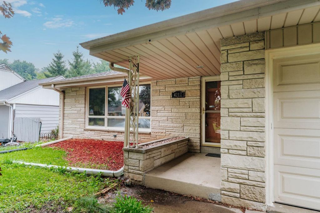 4212 N 95th STREET, Wauwatosa, WI 53222