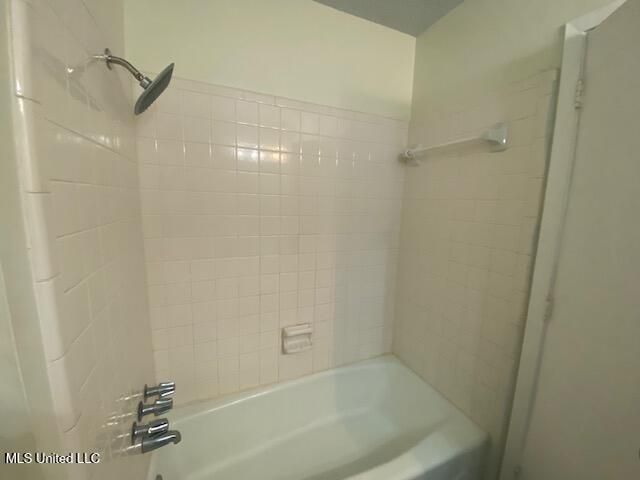 11 Stratford Place, Gulfport, MS 39503