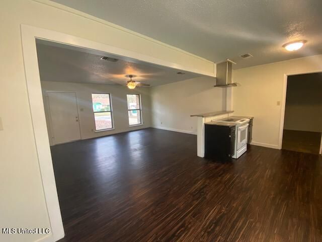 11 Stratford Place, Gulfport, MS 39503