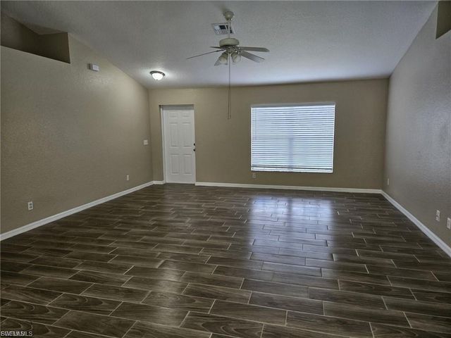 861 Chantilly ST E, Lehigh Acres, FL 33974