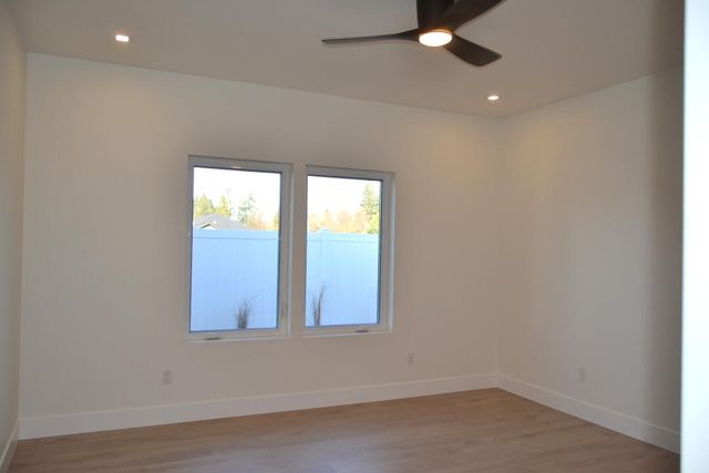 224 SW Deer Meadow Lane, Grants Pass, OR 97527