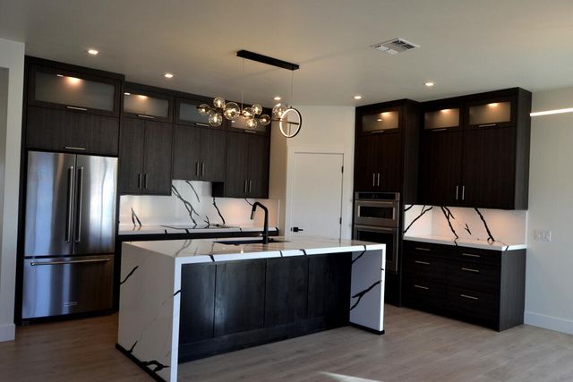 224 SW Deer Meadow Lane, Grants Pass, OR 97527