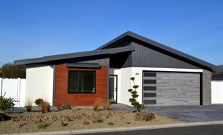 224 SW Deer Meadow Lane, Grants Pass, OR 97527