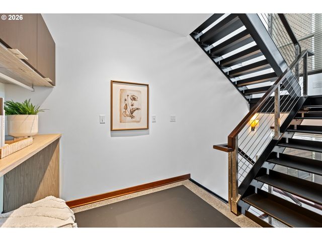 506 Ne SACRAMENTO St, Portland, OR 97212