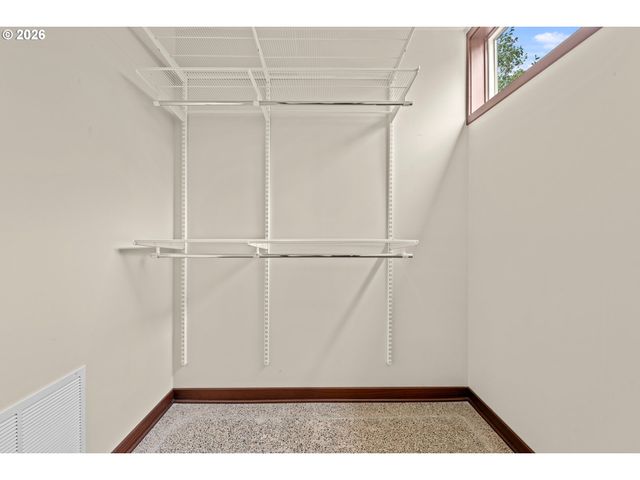 506 Ne SACRAMENTO St, Portland, OR 97212