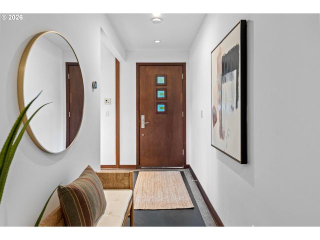 506 Ne SACRAMENTO St, Portland, OR 97212