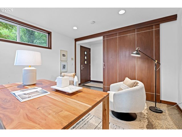 506 Ne SACRAMENTO St, Portland, OR 97212