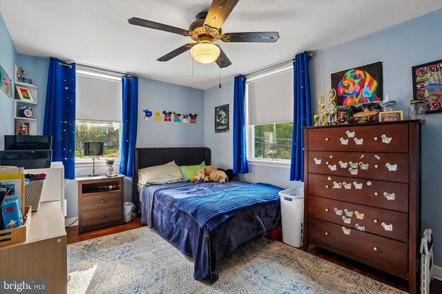 18 N MALIN RD, Broomall, PA 19008