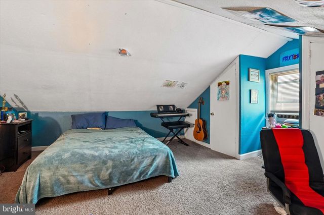 18 N MALIN RD, Broomall, PA 19008