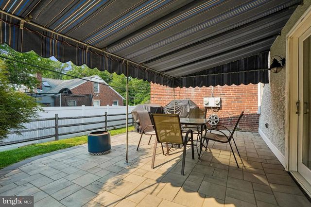 18 N MALIN RD, Broomall, PA 19008
