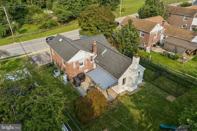 18 N MALIN RD, Broomall, PA 19008