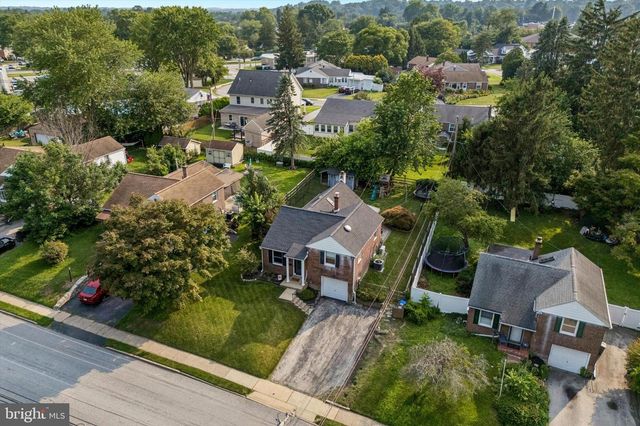 18 N MALIN RD, Broomall, PA 19008