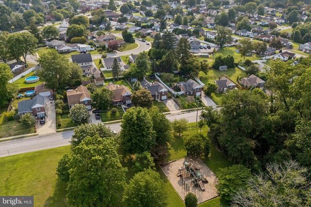 18 N MALIN RD, Broomall, PA 19008