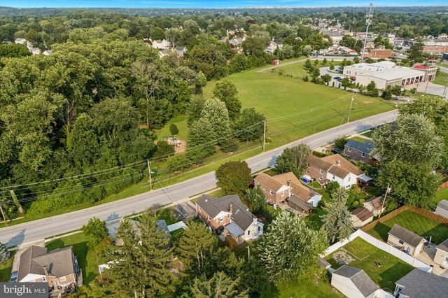 18 N MALIN RD, Broomall, PA 19008