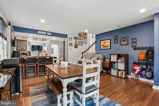 18 N MALIN RD, Broomall, PA 19008
