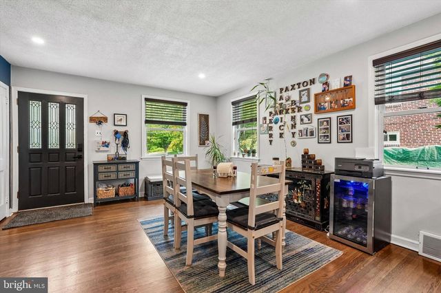 18 N MALIN RD, Broomall, PA 19008