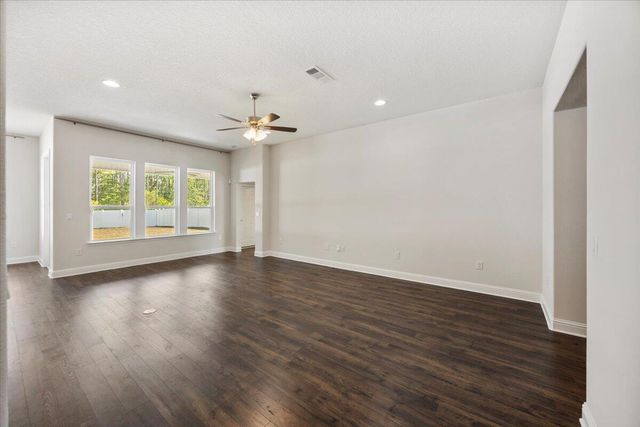 9586 Creets Landing Drive CL07, Navarre, FL 32566