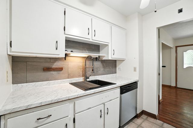 6162 Oakfield Drive E, Columbus, OH 43229