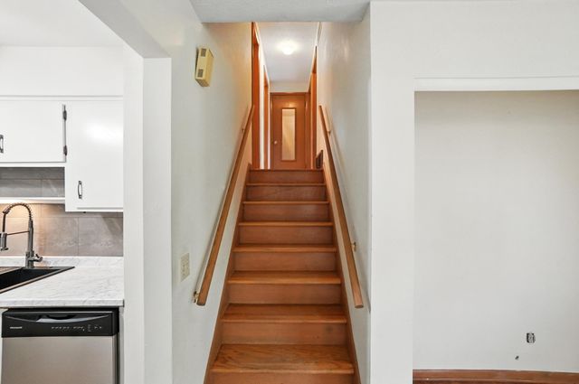 6162 Oakfield Drive E, Columbus, OH 43229
