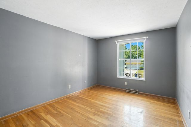 6162 Oakfield Drive E, Columbus, OH 43229