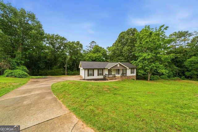516 Fieldwood Dr., Adairsville, GA 30103