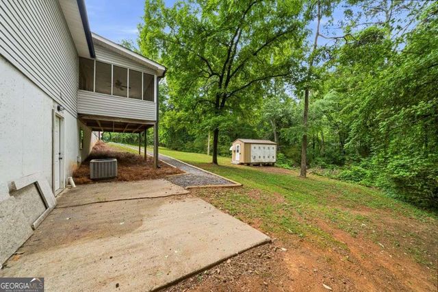 516 Fieldwood Dr., Adairsville, GA 30103