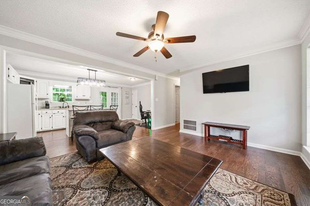 516 Fieldwood Dr., Adairsville, GA 30103