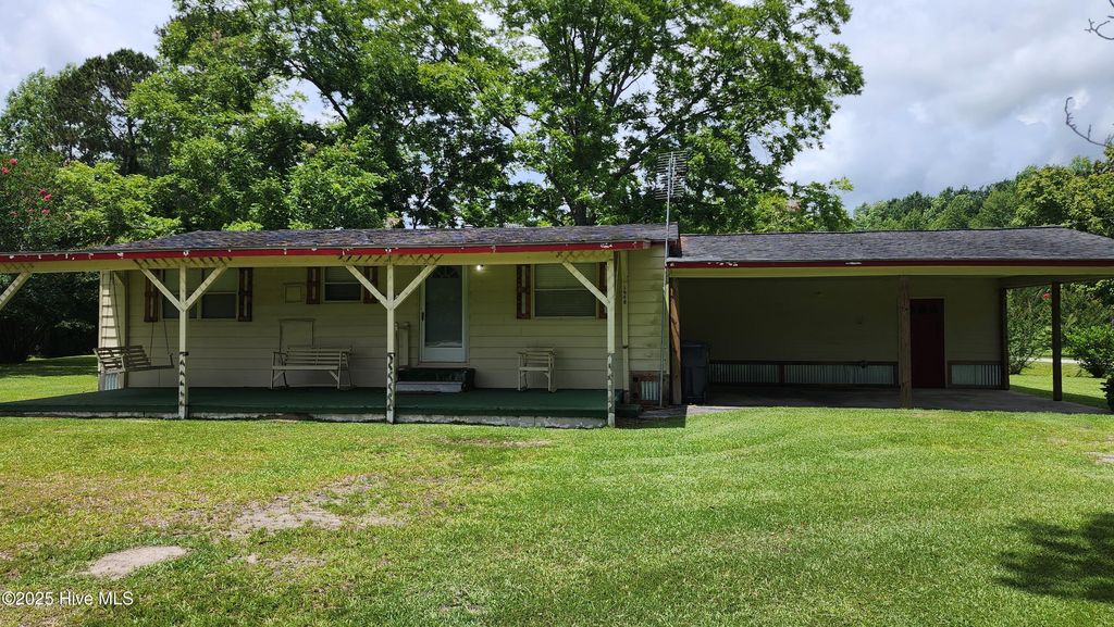 1948 Antioch Church Road, Whiteville, NC 28472