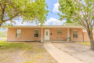 1553 Casa Grande Dr, Corpus Christi, TX 78411