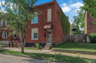 3231 Iowa Avenue, St Louis, MO 63118
