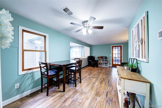 212 Hillcroft Drive, Walled Lake, MI 48390