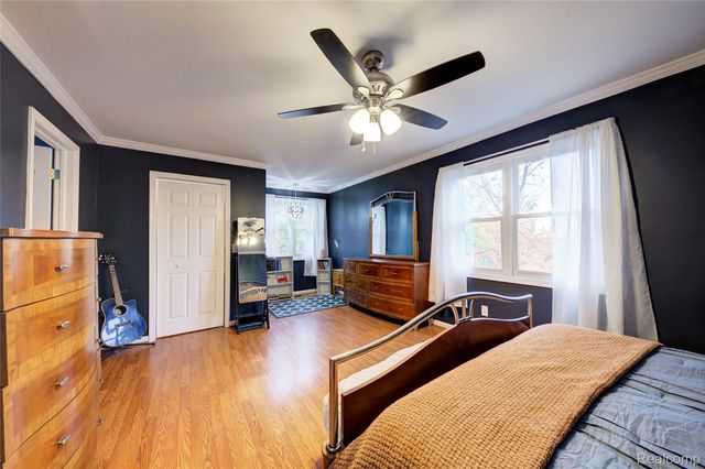 212 Hillcroft Drive, Walled Lake, MI 48390