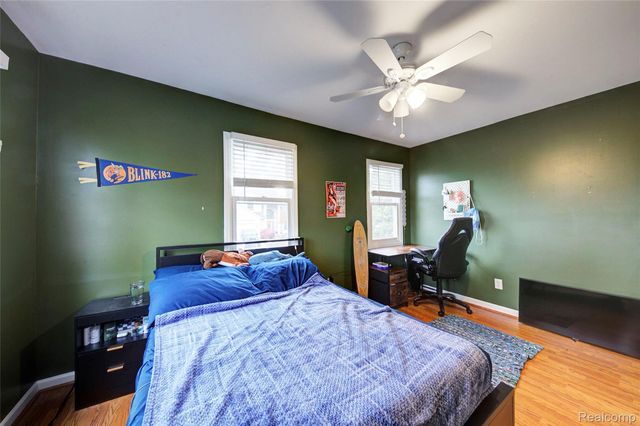 212 Hillcroft Drive, Walled Lake, MI 48390