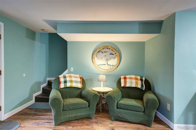212 Hillcroft Drive, Walled Lake, MI 48390