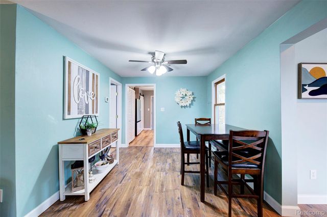 212 Hillcroft Drive, Walled Lake, MI 48390