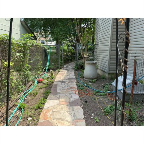 8306 Hanbridge LN, Austin, TX 78736