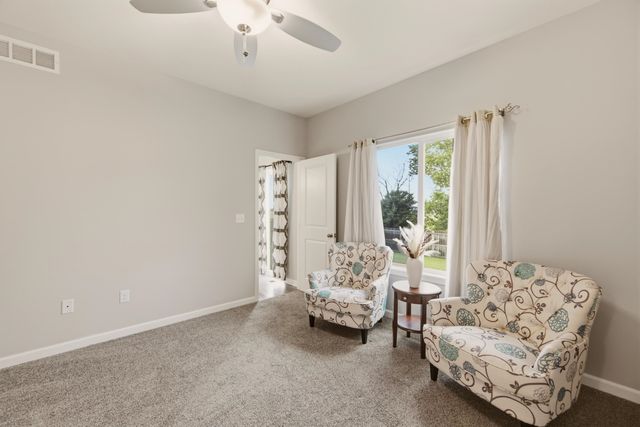 879 S Cattail Cir, Haysville, KS 67060
