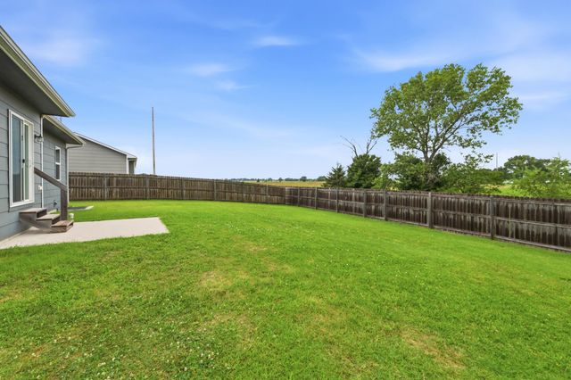 879 S Cattail Cir, Haysville, KS 67060