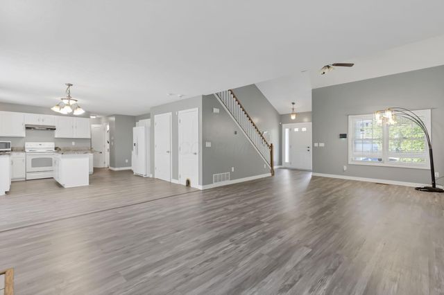 6962 Onyxbluff Lane, Blacklick, OH 43004