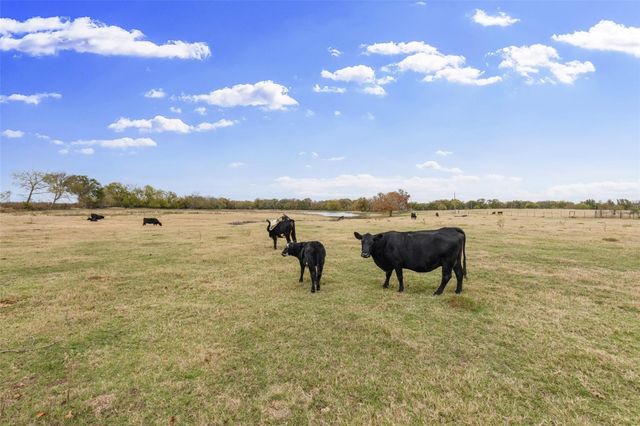 1436 County Road 2320 2, Como, TX 75431