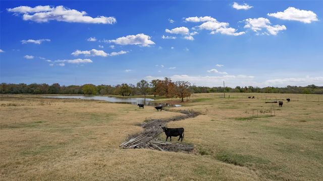 1436 County Road 2320 2, Como, TX 75431