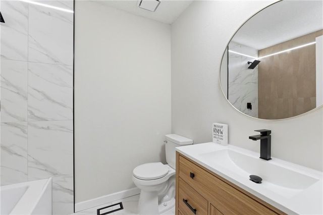 8801 NE Afton Road, Kansas City, MO 64155