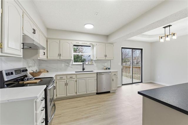 8801 NE Afton Road, Kansas City, MO 64155