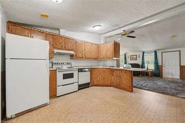 812 Forest Hills School Road N, Marshville, NC 28103