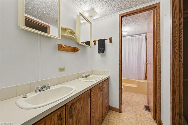 812 Forest Hills School Road N, Marshville, NC 28103