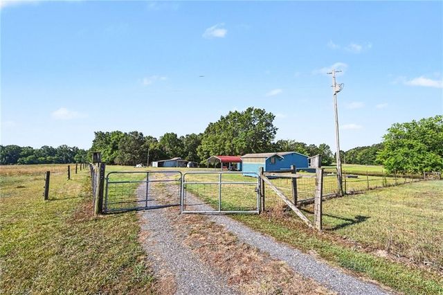 812 Forest Hills School Road N, Marshville, NC 28103
